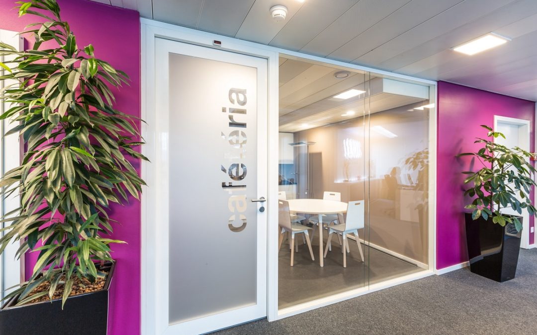 Agence, Genève